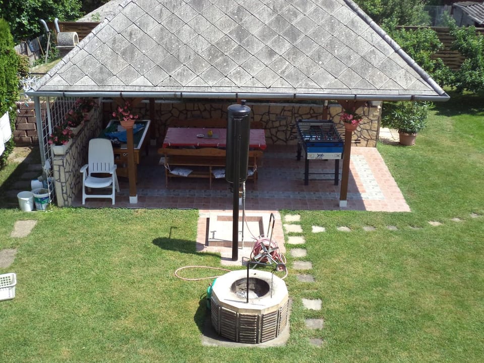 Holp Vendégház Panzió Bed and Breakfast in Balatonszárszó