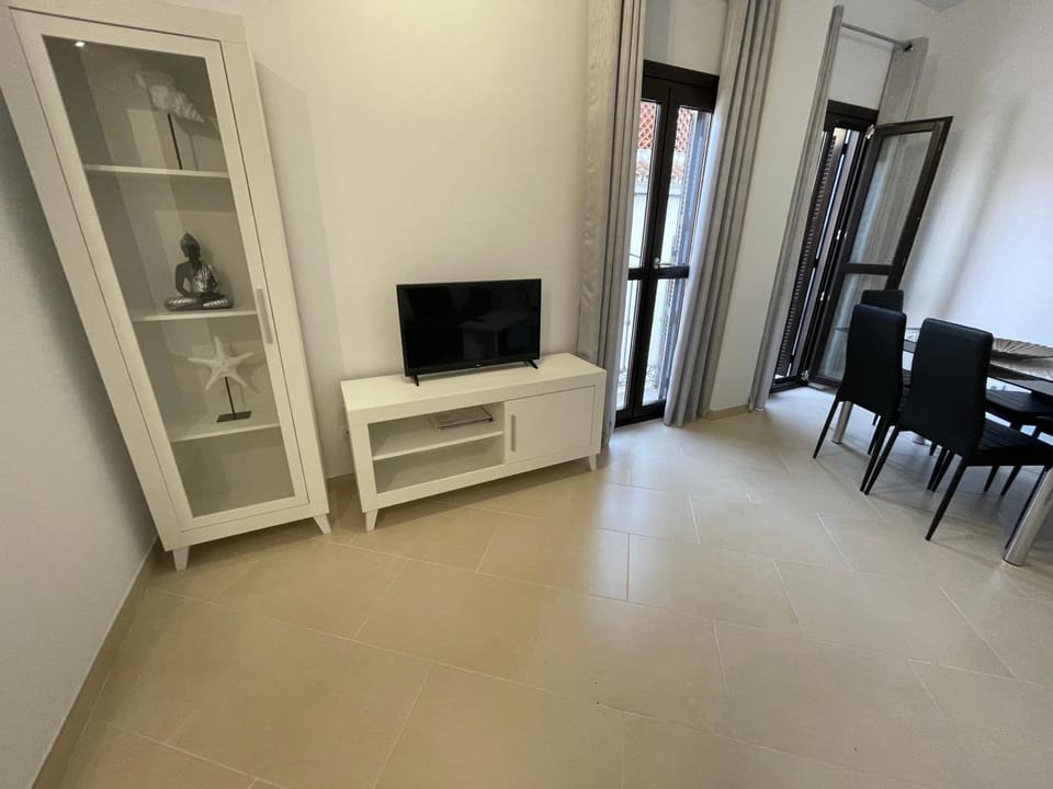 TV and multimedia, Living room, Dining area, wardrobe