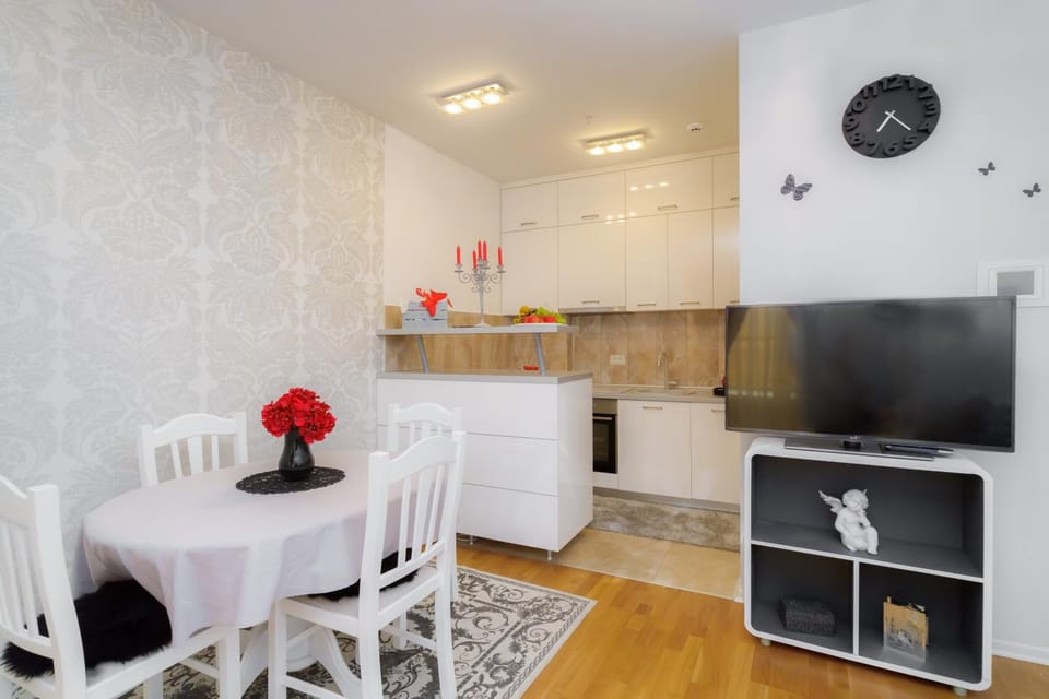 Dining area, Communal kitchen