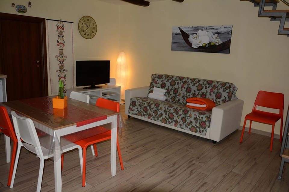 Communal lounge/ TV room