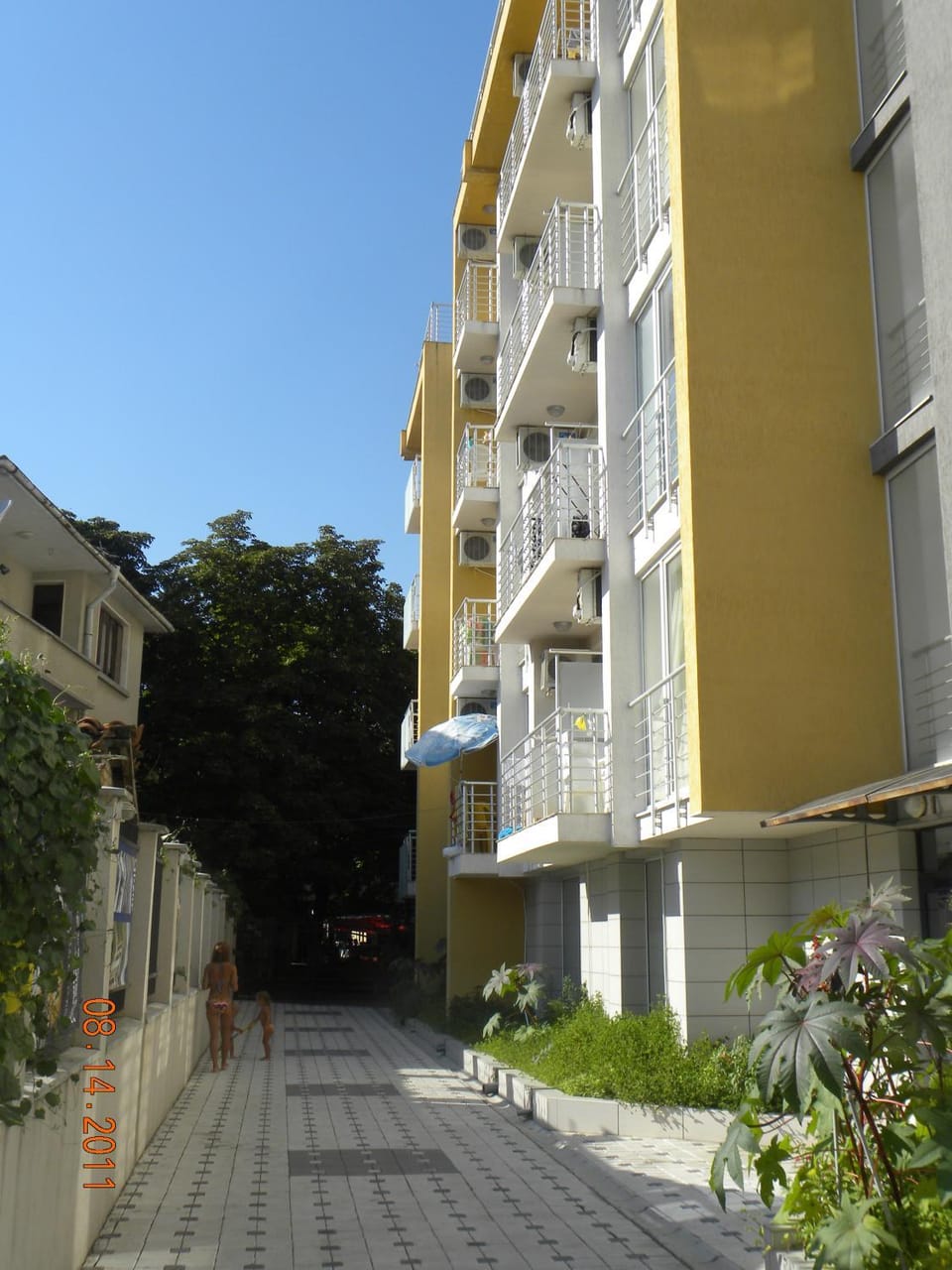 Property building, Day