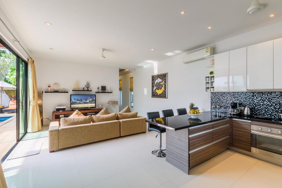 Kitchen or kitchenette, Living room