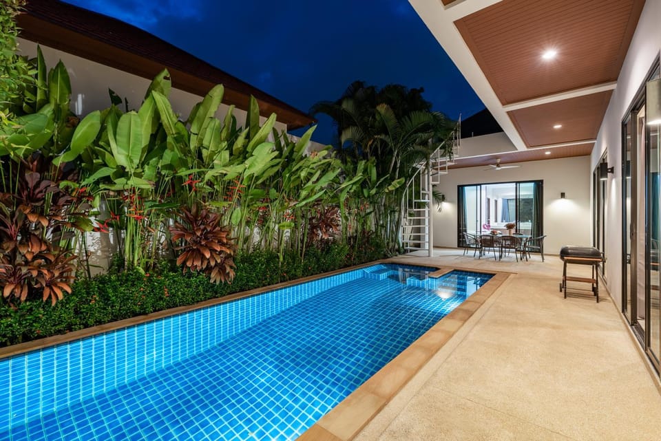 Patio, BBQ facilities, Garden, Seating area, Swimming pool