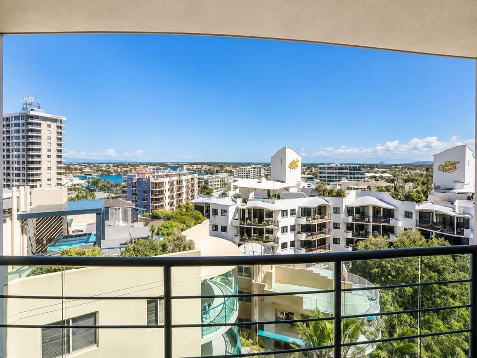Day, Natural landscape, View (from property/room), Balcony/Terrace, City view