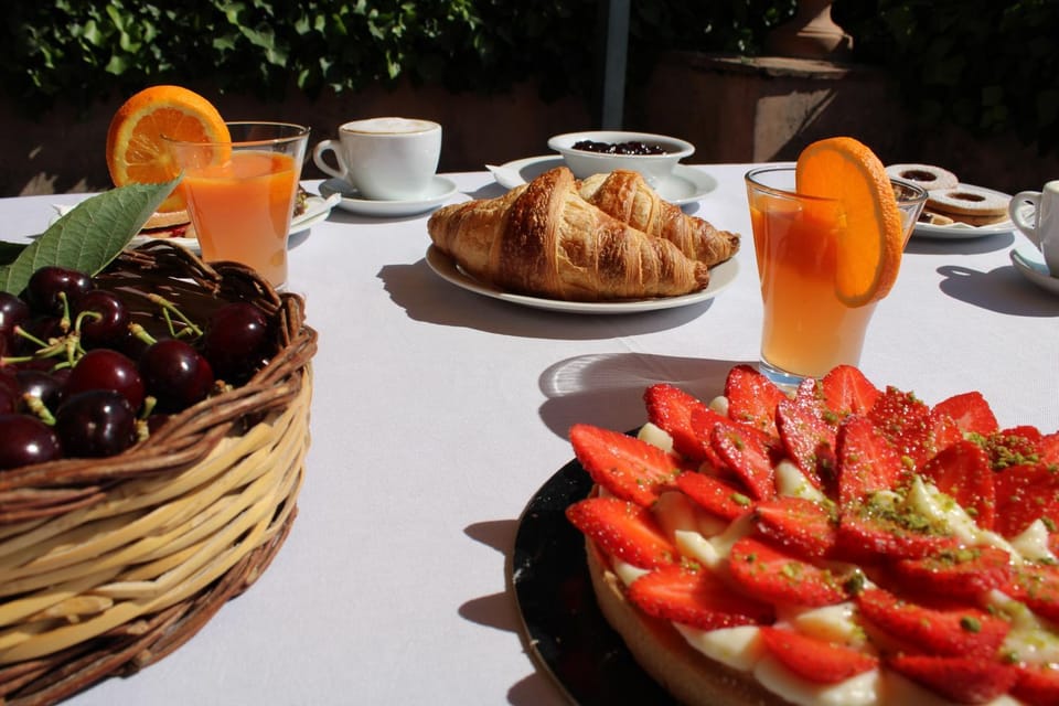 Food and drinks, Food, Breakfast, Continental breakfast, Buffet breakfast