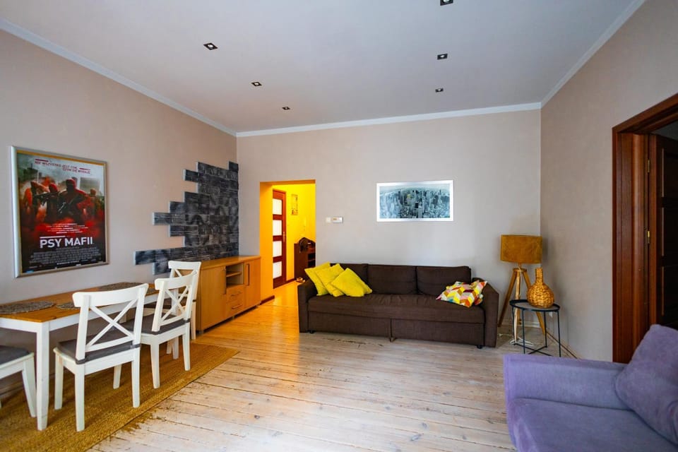 Communal lounge/ TV room, TV and multimedia, Living room, Seating area, Breakfast