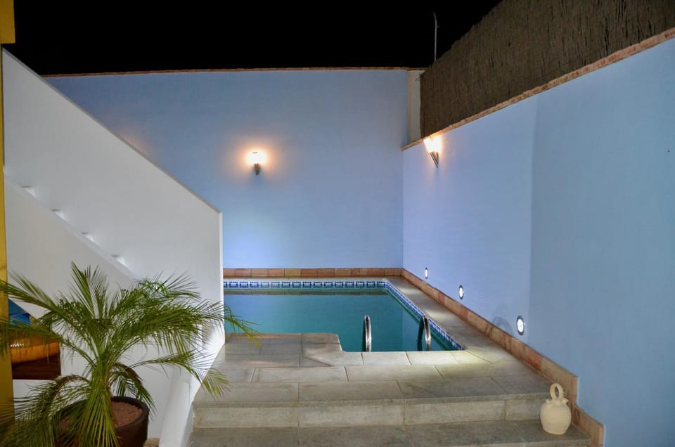 Night, Evening entertainment, Swimming pool