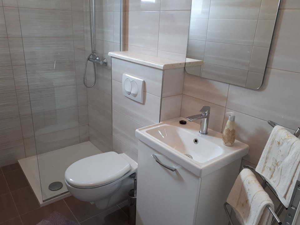 Apartment on the first floor Apartment in Dubrovnik-Neretva County