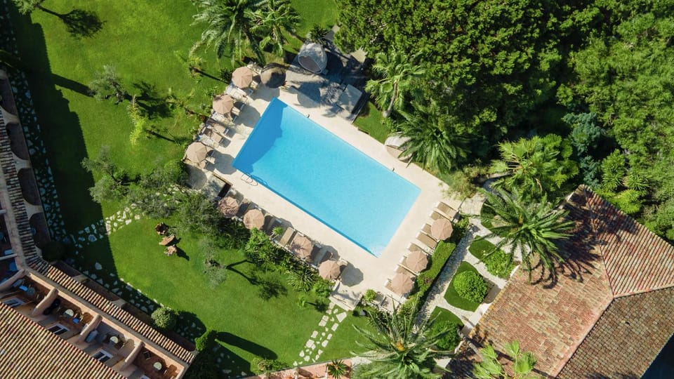 Natural landscape, Bird's eye view, Garden, Garden, Garden view, Pool view, Swimming pool, Swimming pool, sunbed