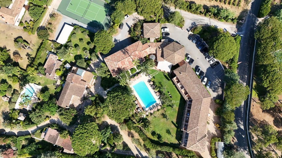 Natural landscape, Bird's eye view, Pool view, Swimming pool
