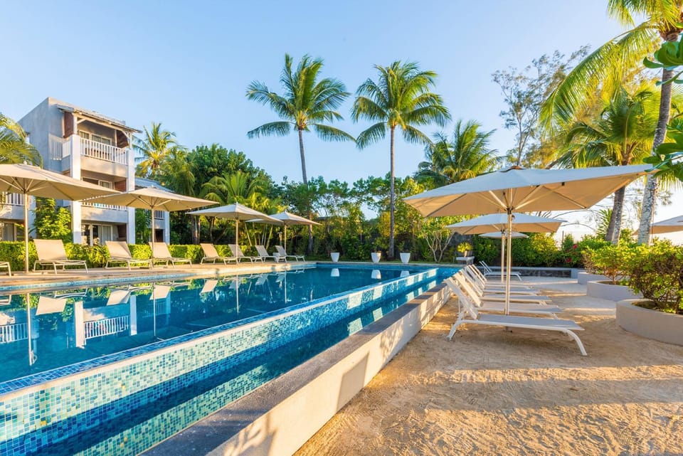 Property building, Pool view, Swimming pool