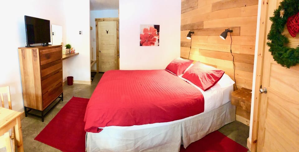 Shower, Toilet, Garden, Bathroom, TV and multimedia, Coffee/tea facilities, Photo of the whole room, Bedroom, Bath