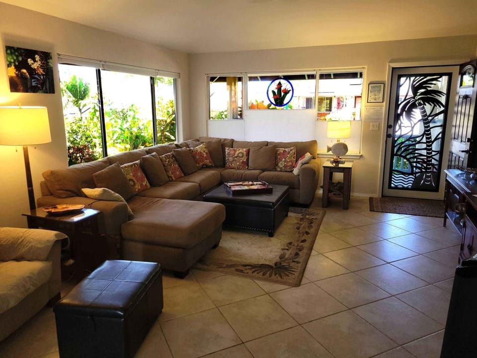Hale Alaula - Ocean View House in Holualoa