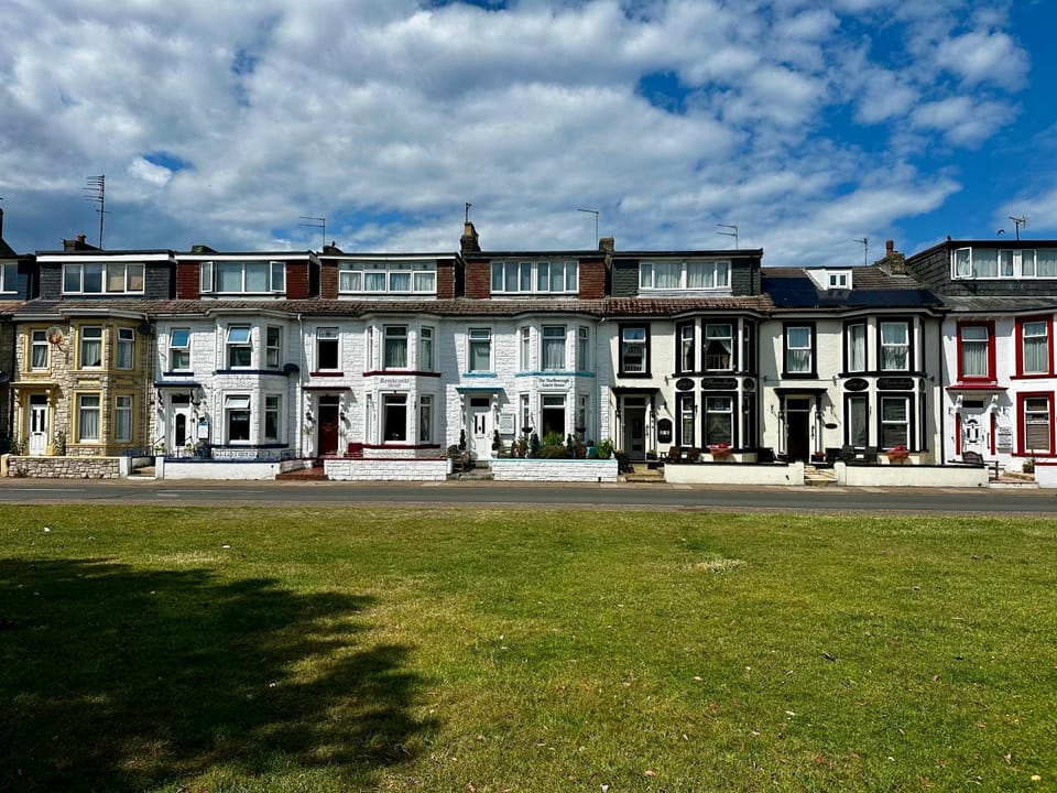 Property building, Location