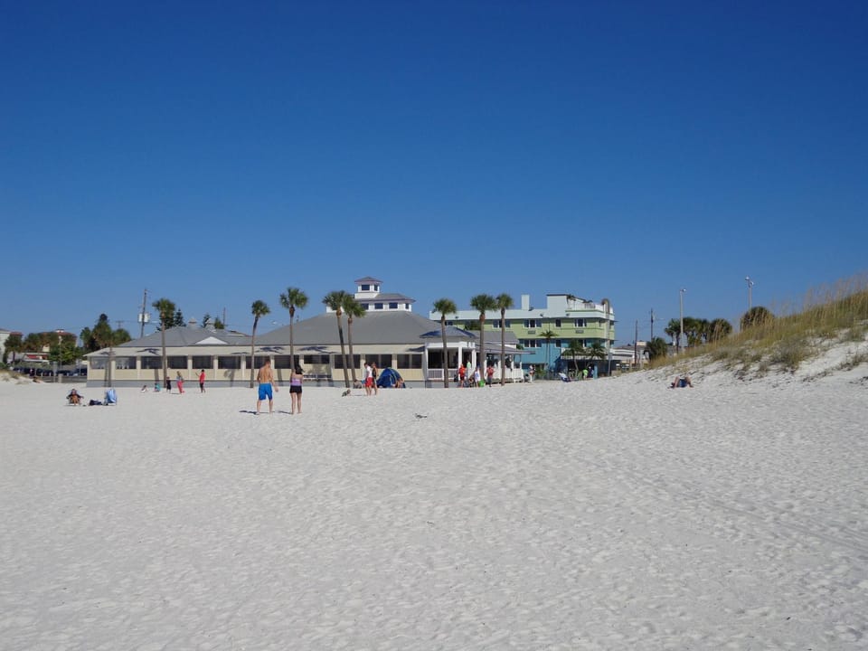 Property building, Beach, Lunch, Dinner