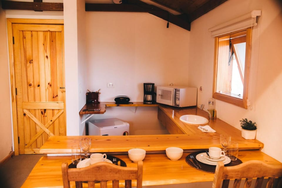 Bedroom, kitchen