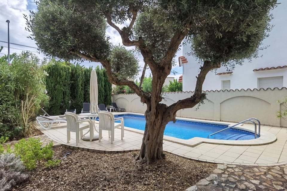 LEON INMO Villa Royal - 10500 Villa in Alt Empordà