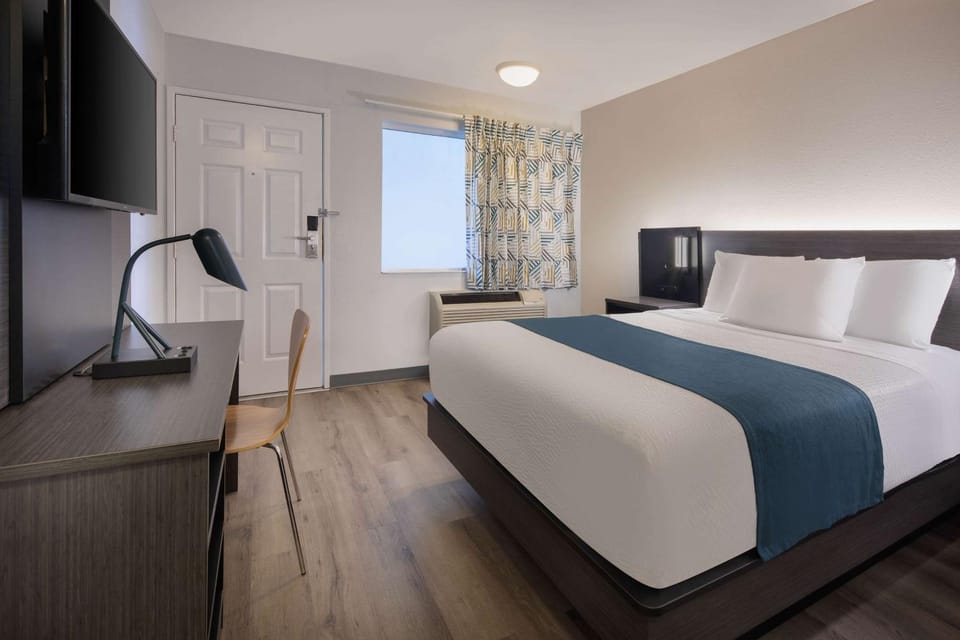 Photo of the whole room, On site