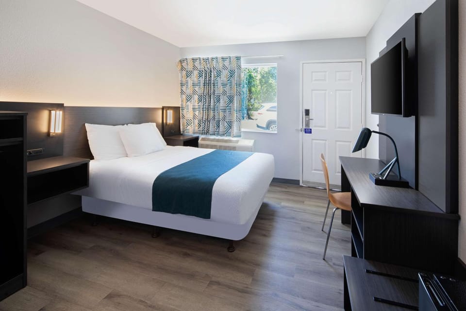 Photo of the whole room, On site