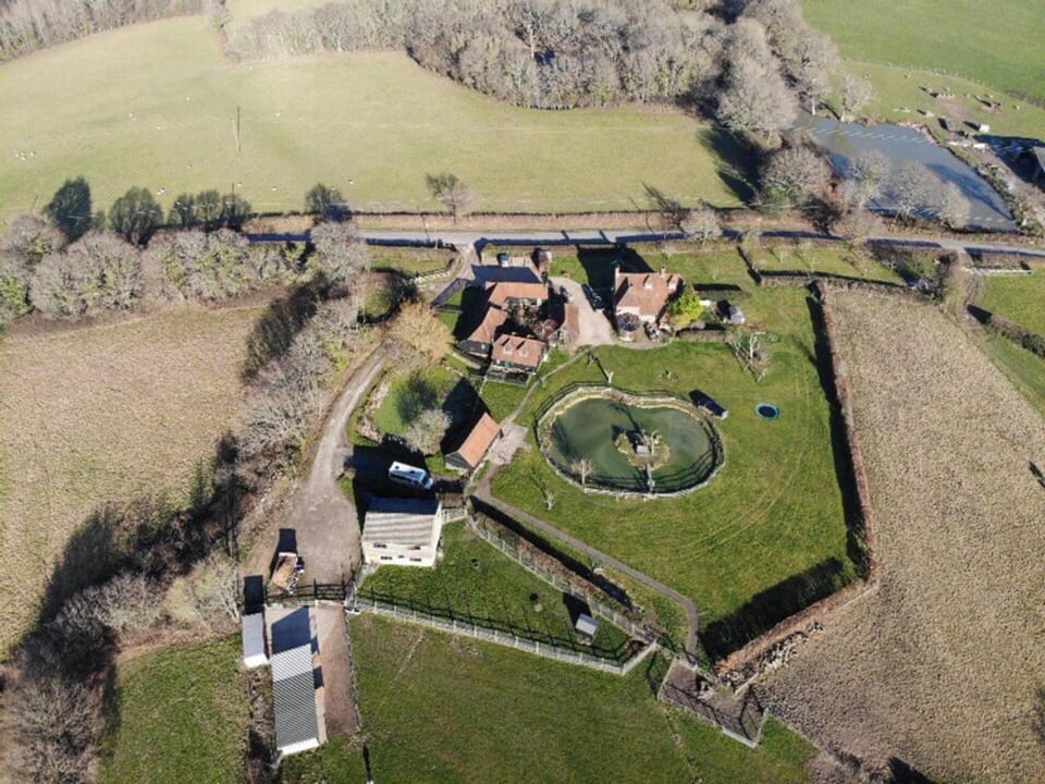 Thornden Farm House in Rother District