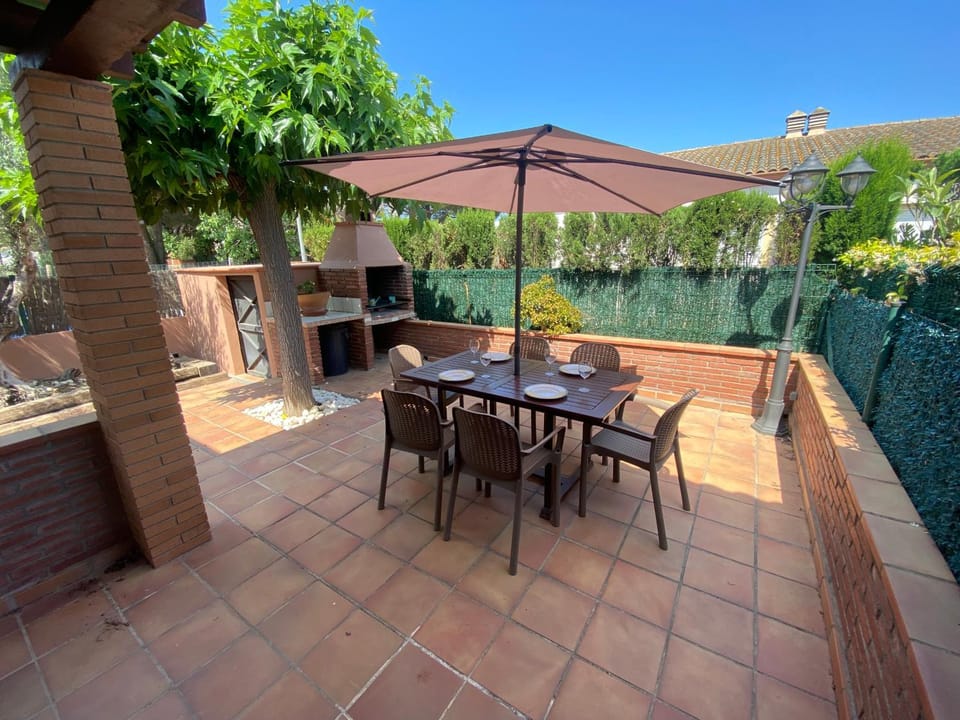 Patio, Day, Balcony/Terrace