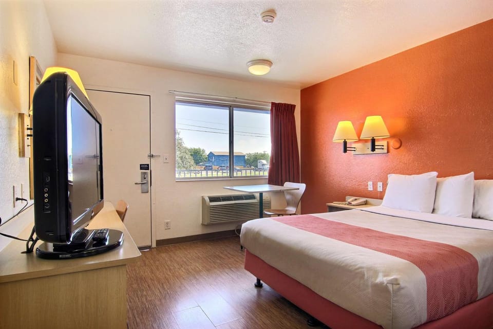 TV and multimedia, Photo of the whole room, Seating area, On site