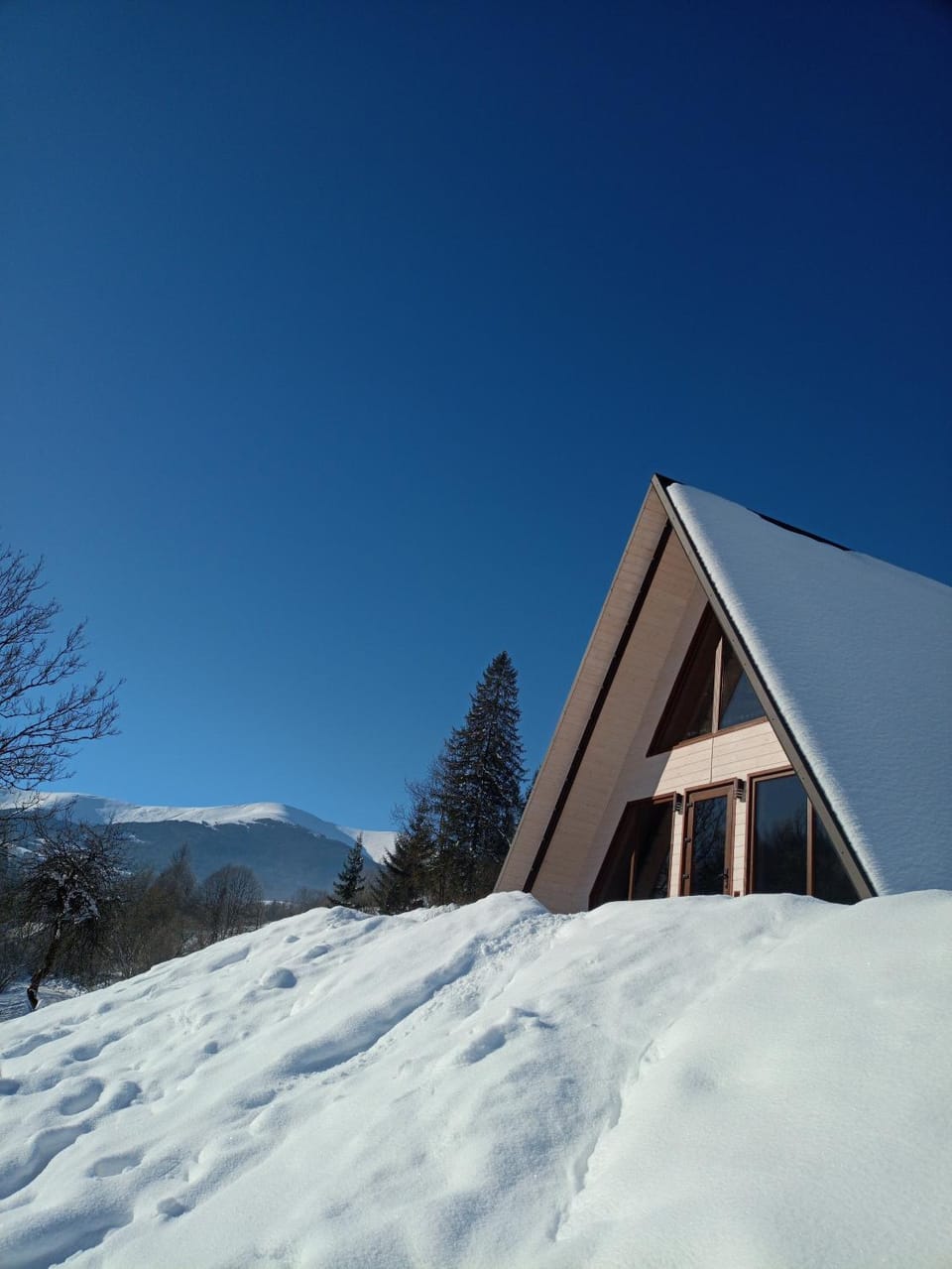 Property building, Winter, Mountain view