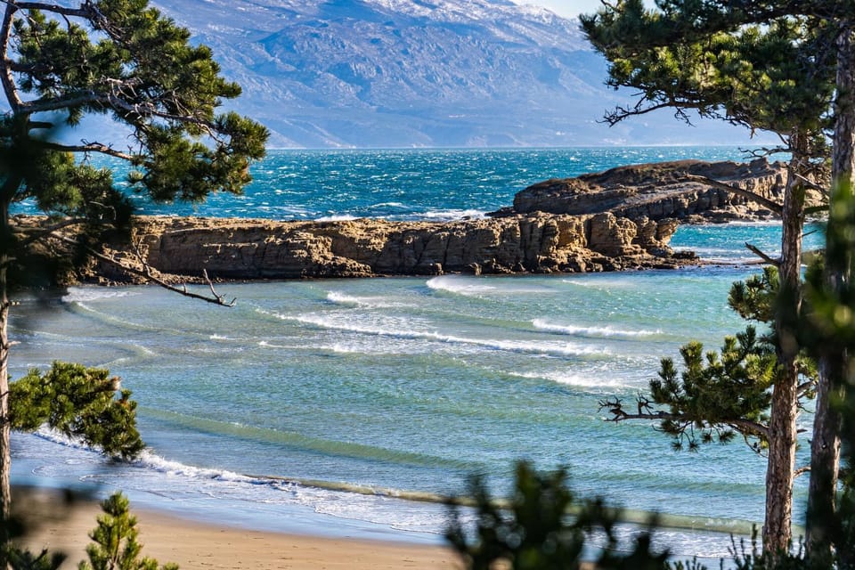 Nearby landmark, Natural landscape