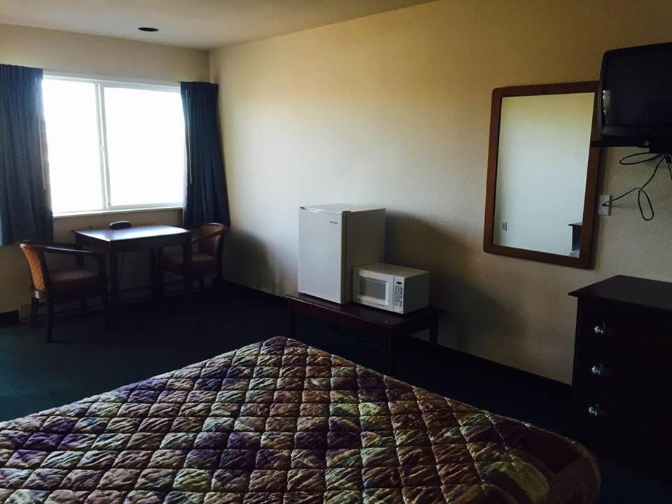 Day, Photo of the whole room