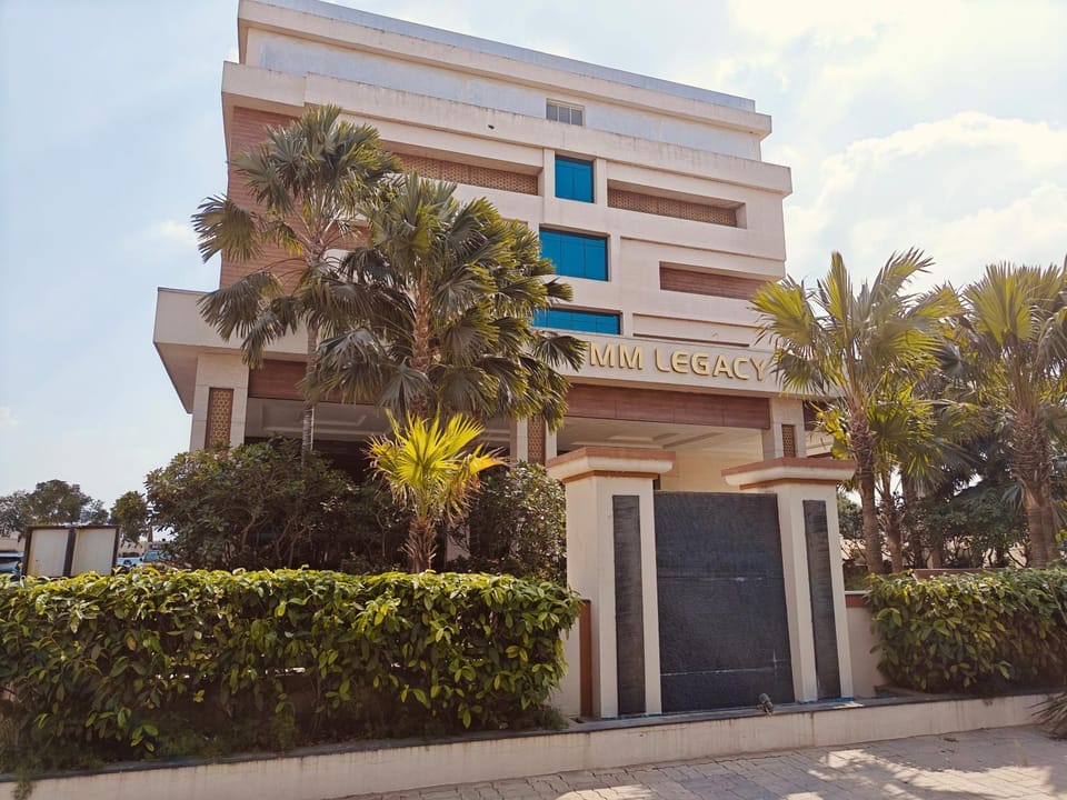 Property building, Facade/entrance, Day, Garden