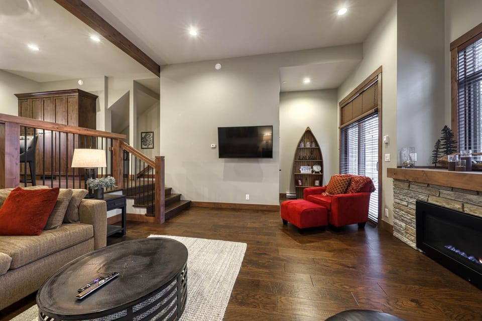 TV and multimedia, Living room, Seating area