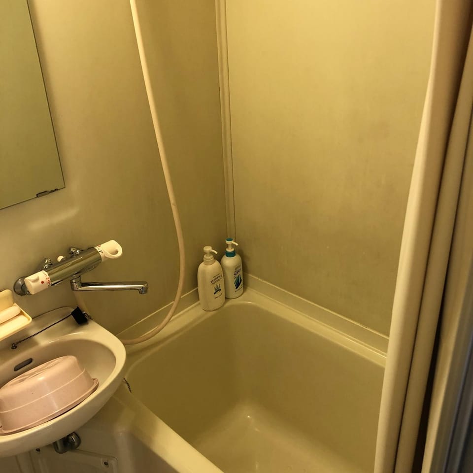 Shower, Bath