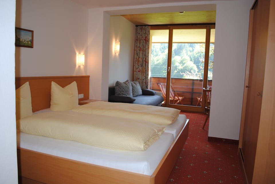 Gasthof Kaiserblick Inn in Tyrol