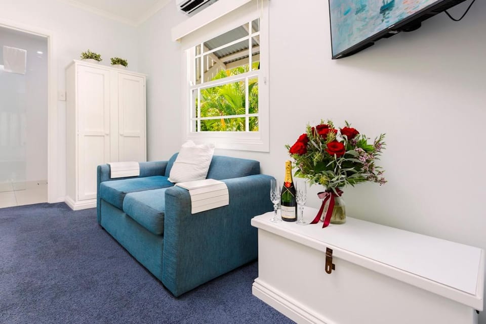 TV and multimedia, Seating area