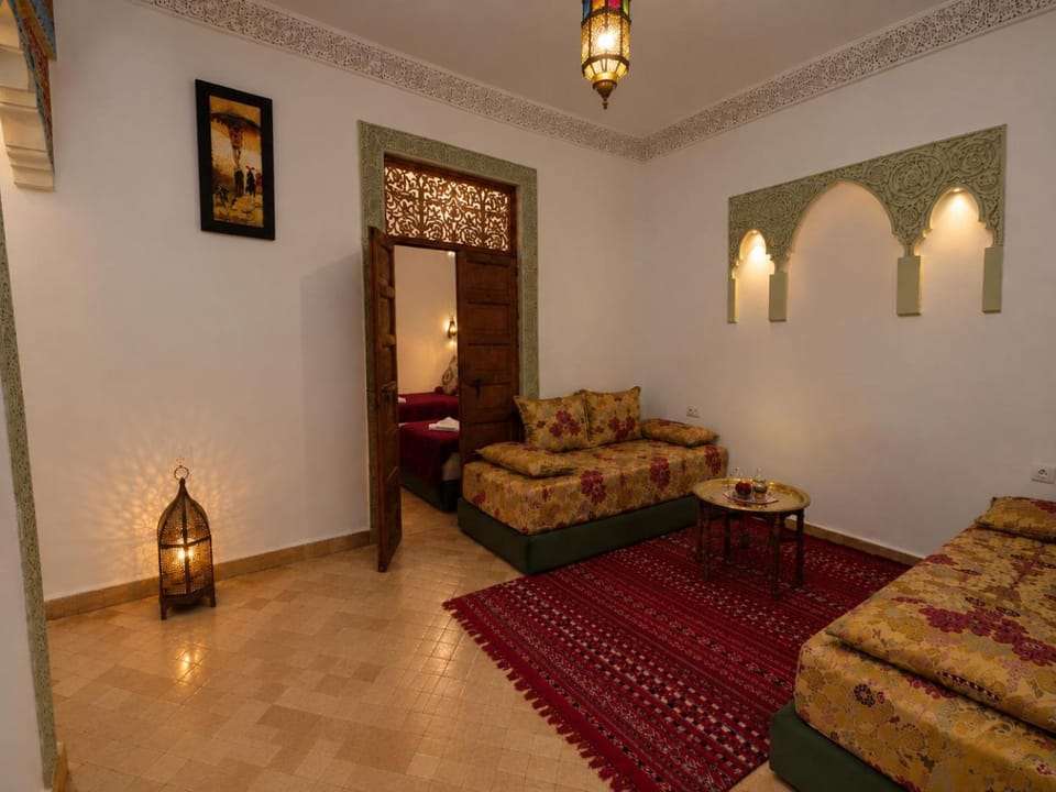 Bed, Photo of the whole room, air conditioner