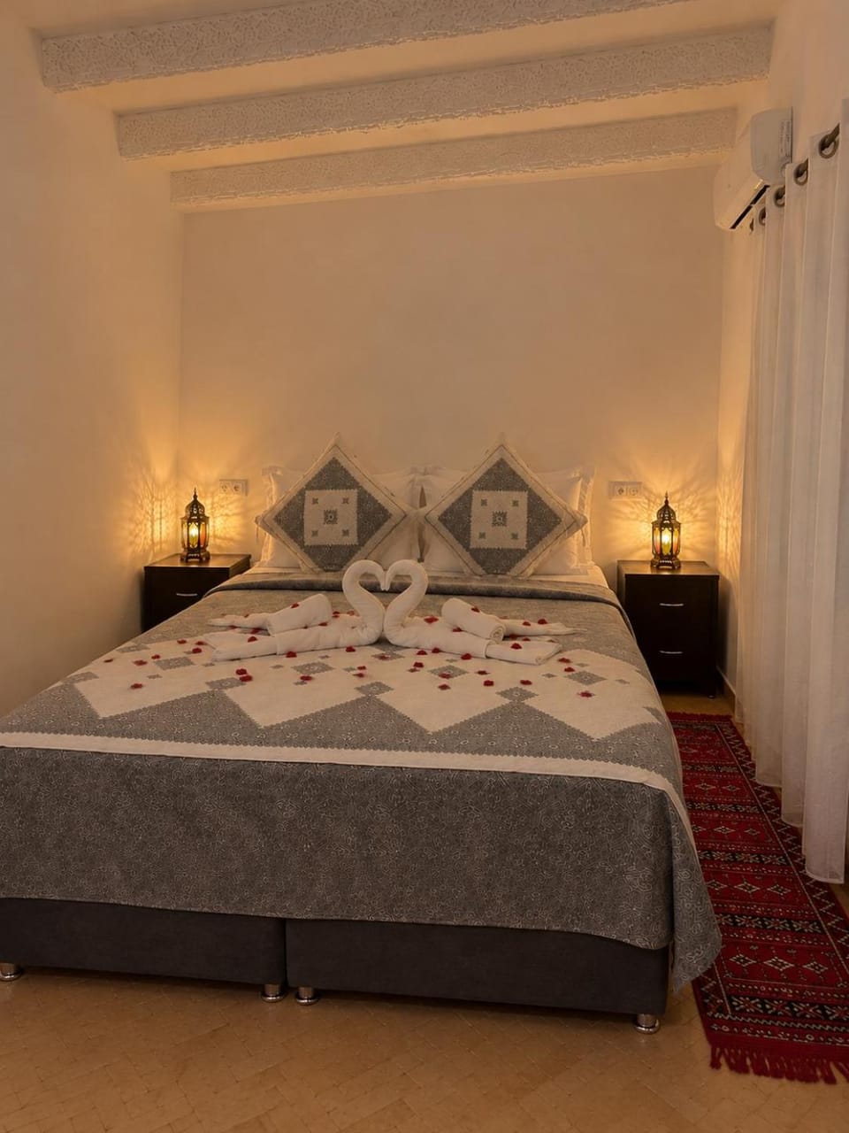 Bed, Photo of the whole room