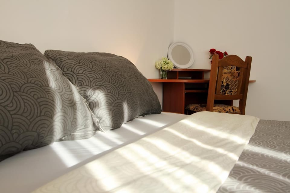 Bed, Photo of the whole room, On site