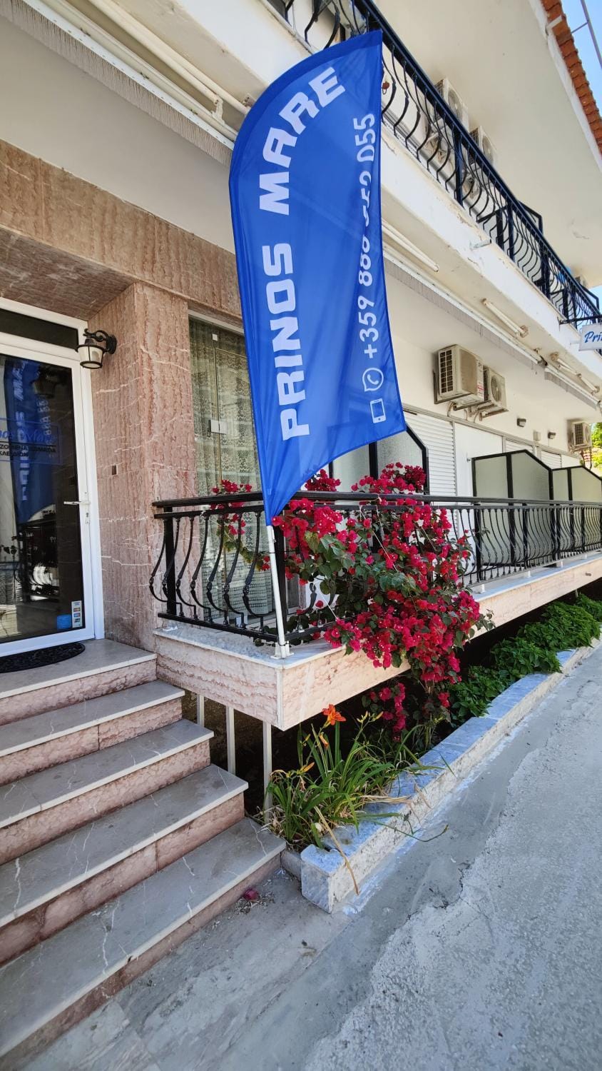 Property building, Facade/entrance, View (from property/room), Balcony/Terrace