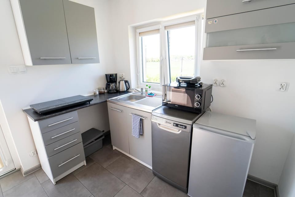 Coffee/tea facilities, Kitchen or kitchenette, dishwasher, minibar, pet friendly, stove, toaster