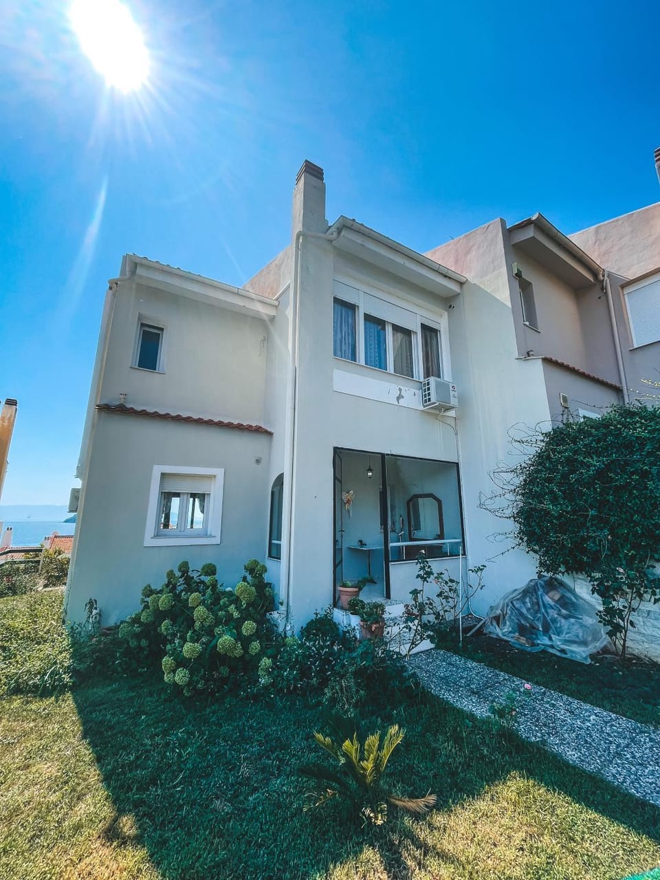 Facade/entrance, Garden