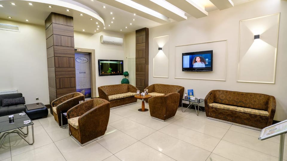 Communal lounge/ TV room