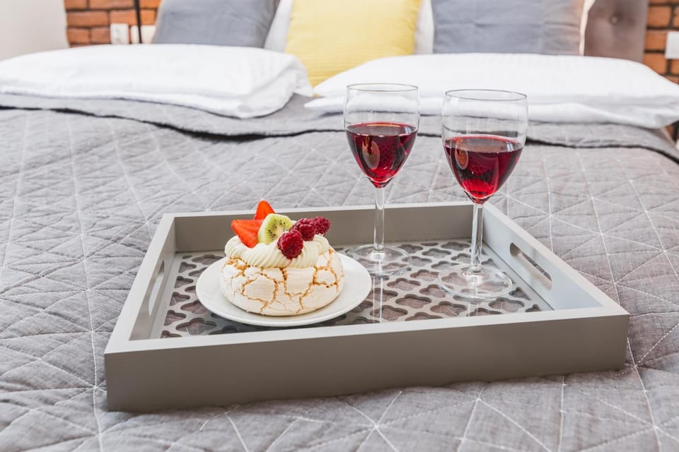Bed, Food close-up, Food and drinks, Decorative detail, Food