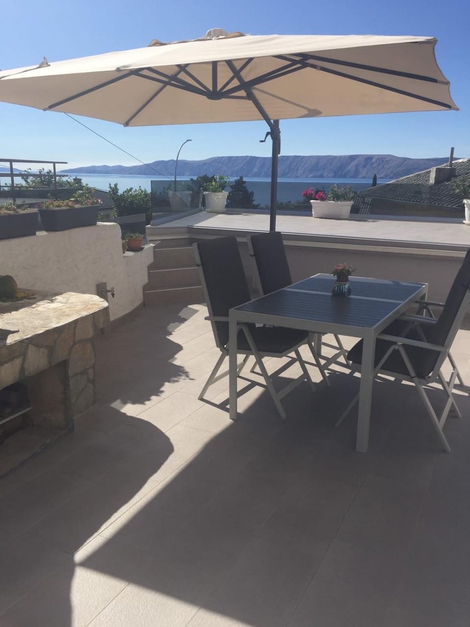 View (from property/room), Balcony/Terrace, Dining area, Sea view