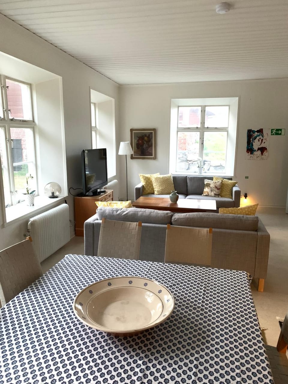 Communal lounge/ TV room