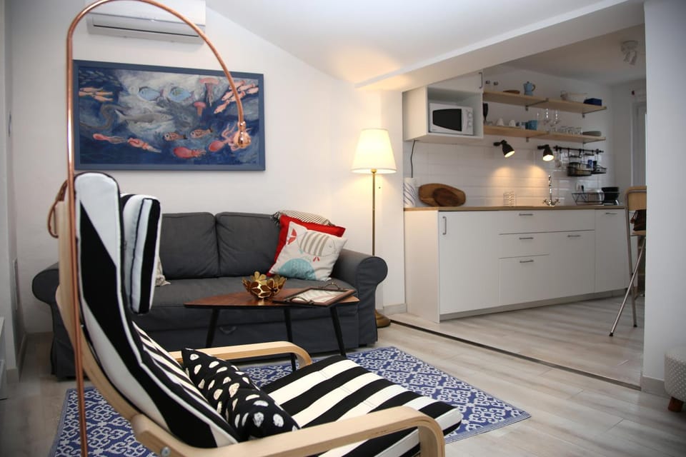 Sweet Suite with free private parking Apartment in Pula