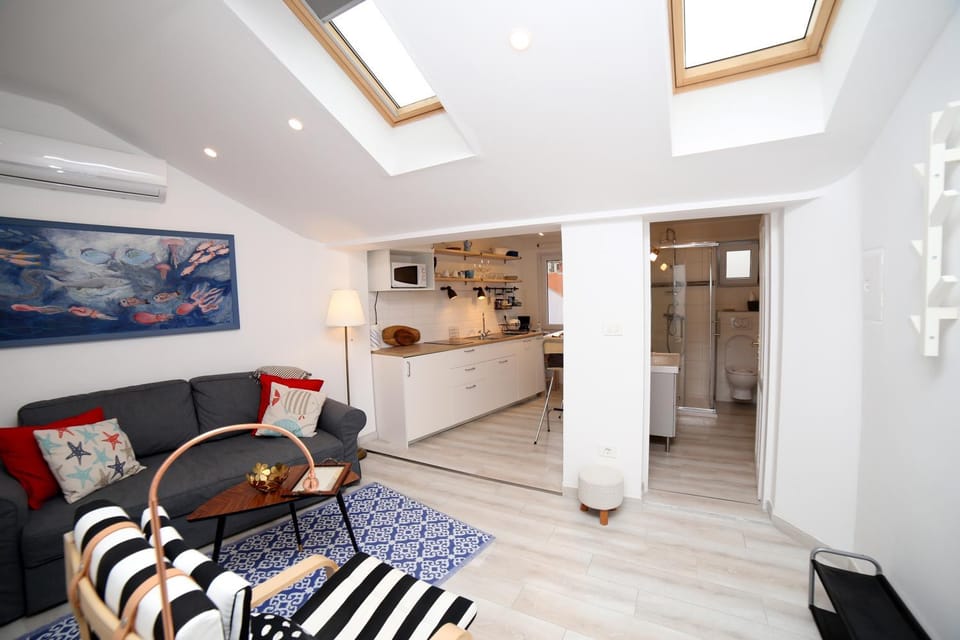 Sweet Suite with free private parking Apartment in Pula