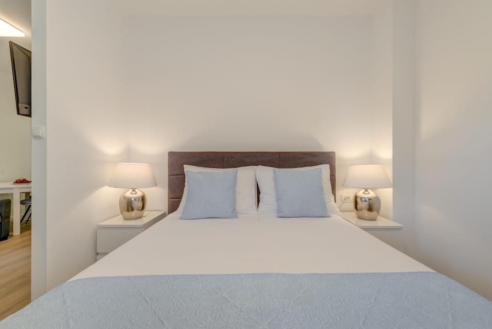 CAPITAL Apartments and Rooms Bed and Breakfast in Split