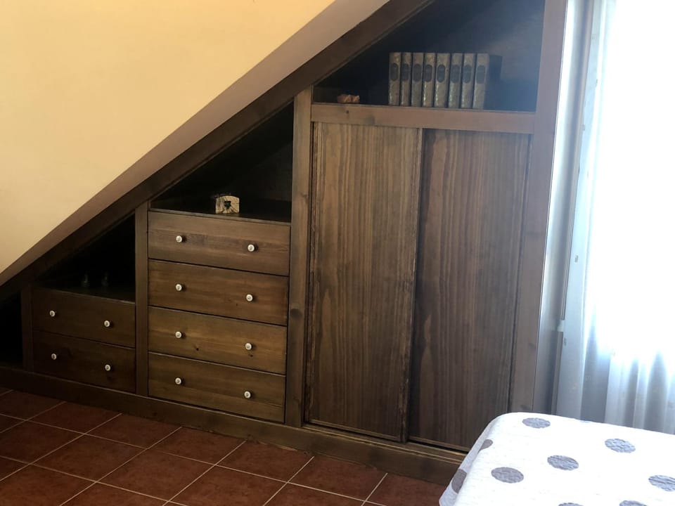 Bed, Photo of the whole room, wardrobe