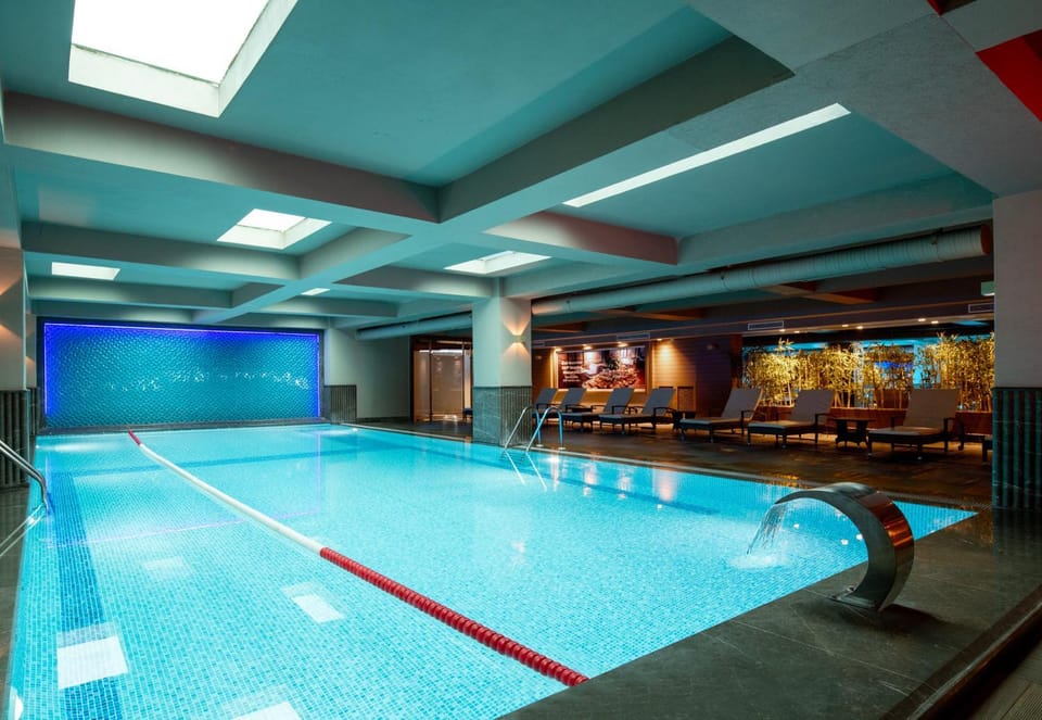 Swimming pool, Swimming pool