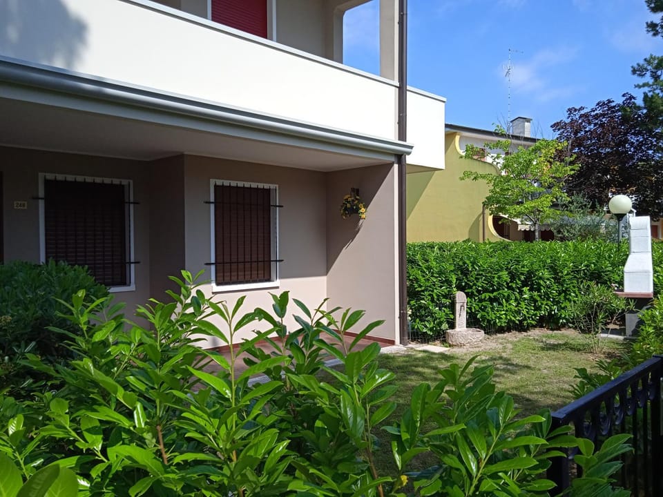 Property building, Garden view